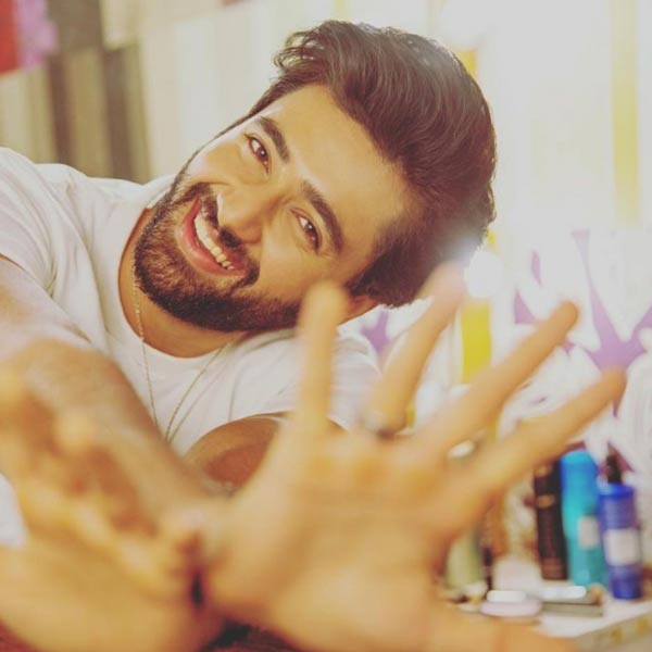 তার পর ‘স্টিল লাইফ’ ছবিতেও চিত্রনাট্য নির্মাণের সঙ্গে যুক্ত ছিলেন উৎকর্ষ। ২০১৮ সালে মিঠুন চক্রবর্তী এবং নওয়াজ়উদ্দিন সিদিক্কির সঙ্গে ‘জিনিয়াস’ ছবিতে পার্শ্বচরিত্রে অভিনয় করতে দেখা গিয়েছিল তাঁকে।