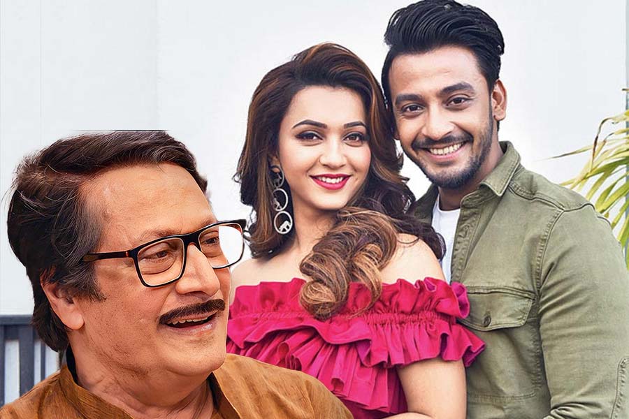 (বাঁ দিক থেকে)রঞ্জিত মল্লিক, কৌশানী মুখোপাধ্যায় এবং বনি সেনগুপ্ত।