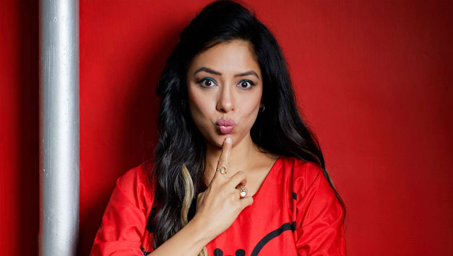 প্রতি মাসে নাকি ৭৫ লক্ষ থেকে ১ কোটি টাকা উপার্জন করেন রূপালি।