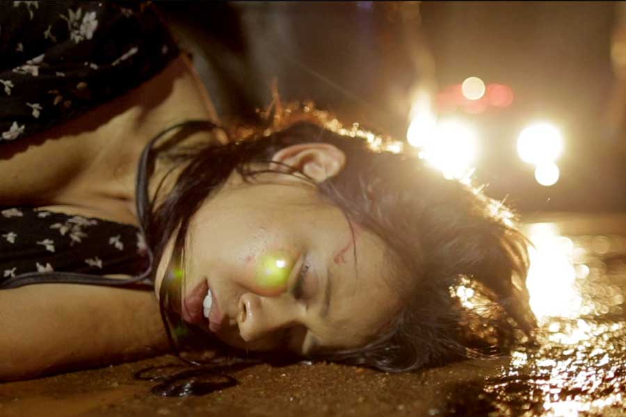 আরও একটি বিতর্কিত ছবি রয়েছে নেটফ্লিক্সে। কৌশিক বন্দ্যোপাধ্যায়ের পরিচালনায় (যিনি কিউ নামে অধিক পরিচিত) ‘গারবেজ’ ছবিটি।