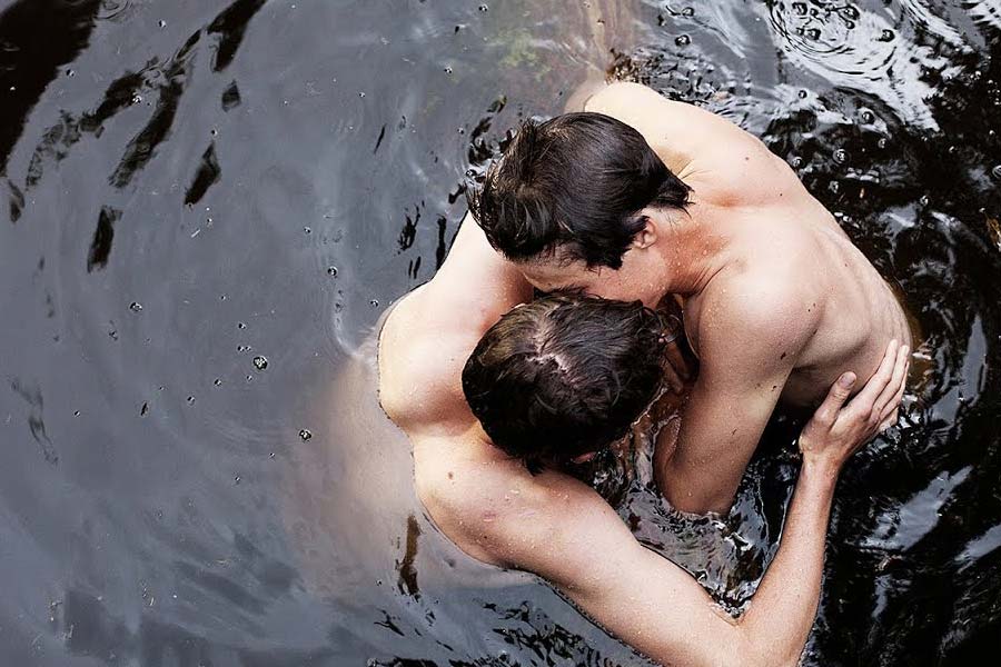 ‘লভ’ ছবিটিতে দুই সমকামী পুরুষের সম্পর্কের টানাপড়েন ফুটিয়ে তোলা হয়েছে। সেন্সর বোর্ড এই ছবিটি ভারতের কোনও প্রেক্ষাগৃহে মুক্তির অনুমতি দেয়নি। ২০১৭ সালের মে মাসে এই ছবিটি নেটফ্লিক্সে মুক্তি পায়। কিন্তু ভারতীয় দর্শক এই ছবিটি দেখতে পাবেন না।