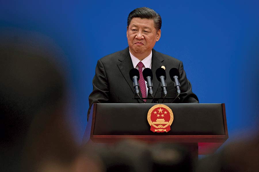 সামগ্রিক ভাবে চিন সরকারের ঋণের পরিমাণও অনেক বৃদ্ধি পেয়েছে। পরিসংখ্যান বলছে, দেশের বর্তমান ঋণের পরিমাণ জিডিপি-র চেয়ে তিন গুণ বেশি।