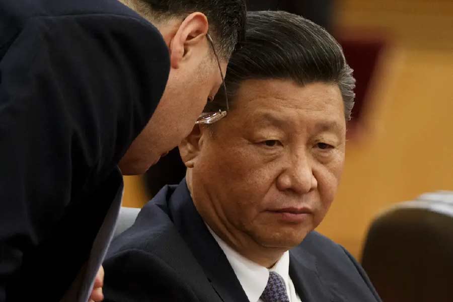 এই পরিস্থিতিতে চিন সরকার কী পদক্ষেপ করবে, রাজনৈতিক কড়াকড়ি শিথিল করে বাণিজ্যিক লাভের দিকে নজর দেবে কি না, তা জিনপিংয়ের উপরেই নির্ভর করছে।