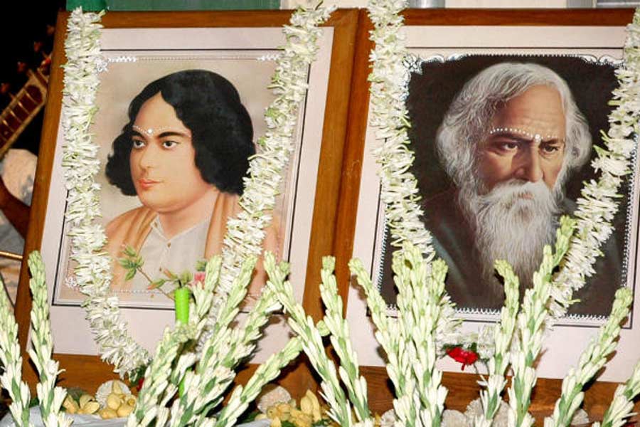 Kazi Nazrul islam and Rabindranath Tagore.