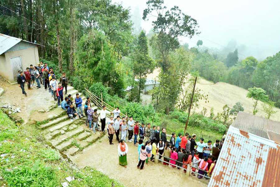 Politics | Essay: Election in Darjeeling - Anandabazar