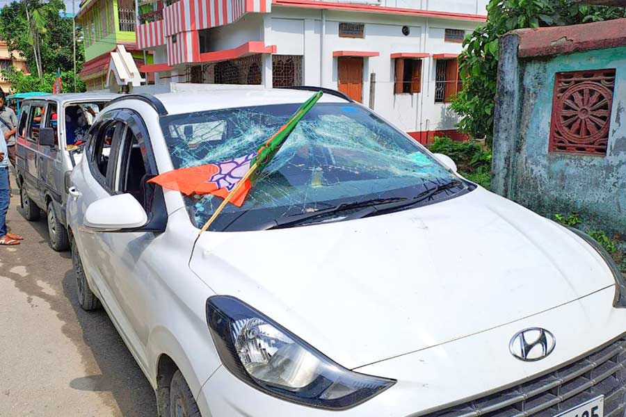 Attack on BJP car at Cooch Behar