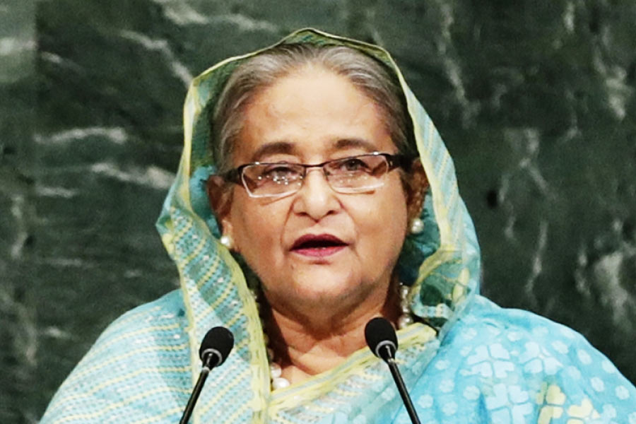 দক্ষিণ এশিয়ার দেশগুলির আমেরিকার বিরুদ্ধে ক্ষোভ, ‘বিদ্রোহ’-এর নেপথ্যে যেমন একটা অংশ চিনের মদতই দেখছে। গত মাসে বাংলাদেশের প্রধানমন্ত্রী শেখ হাসিনা সংসদভবনে একটি বক্তৃতায় আমেরিকার দিকে আঙুল তুলেছেন। অভিযোগ করেছেন, সে দেশ গণতন্ত্রকে নির্মূল করার চেষ্টা করছে আমেরিকা। একাংশ মনে করছেন, বিরোধী বিএনপির সঙ্গে আমেরিকার যোগাযোগ ভাল ভাবে নেননি হাসিনা। 