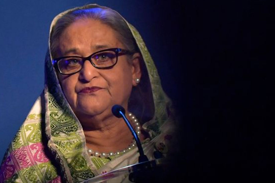 পাশাপাশি তাঁরা মনে করছেন, হাসিনার এই বক্তব্য তাঁর একার নয়। তাঁরা মনে করেন, নেপাল, শ্রীলঙ্কা-সহ দক্ষিণ এশিয়ার দেশগুলির বক্তব্যও উঠে এসেছে তাঁর কথায়। 