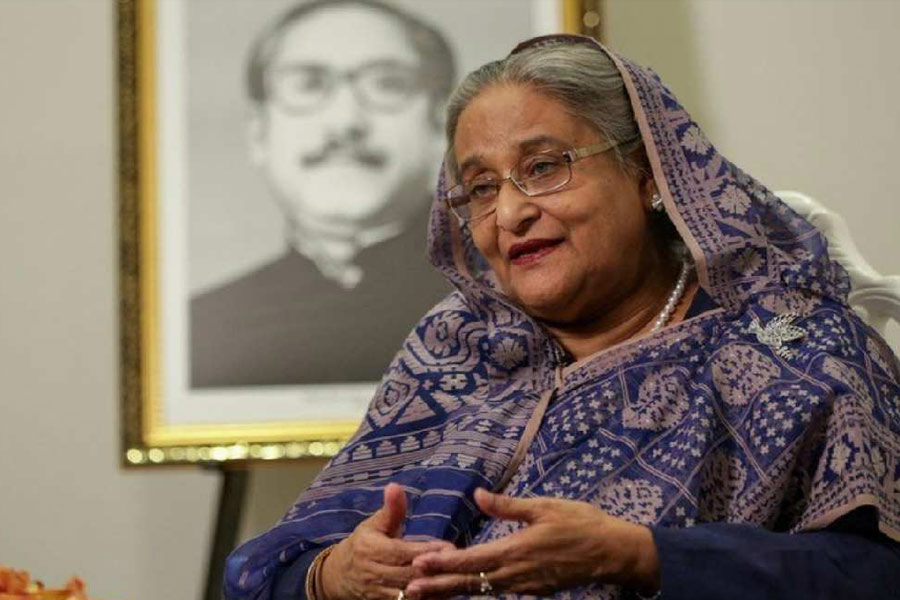 শেখ হাসিনা প্রকাশ্যে আমেরিকার সমালোচনার অনেক আগে থেকেই সে দেশের কট্টরপন্থীরা আমেরিকার দিকে আঙুল তুলেছে। আফগানিস্তানে তালিবান শাসনের পুনঃপ্রতিষ্ঠাকে তারা ইসলামের জয় বলেই ধরেছে।