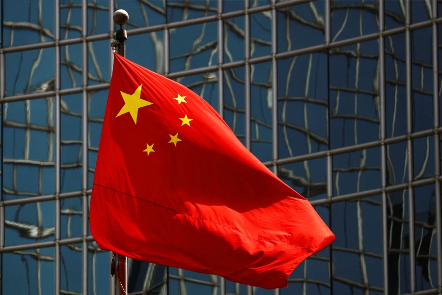 এই তিন দেশের ক্ষোভের আগুনে চিন ঘি ঢালছে বলে মনে করছে আন্তর্জাতিক মহল। আর দক্ষিণ এশিয়ার আগুন এখন ক্রমেই ছড়াচ্ছে পশ্চিম এশিয়ায়। সেখানেও অনেকে চিনের ‘অদৃশ্য হাত’ দেখতে পাচ্ছেন।  