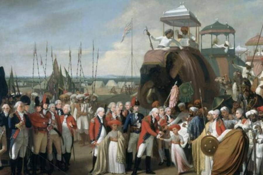 সেই সময় পাইকারি ব্যবসা করতেন বীরজি। পাশাপাশি সুদে টাকা ধারও দিতেন। এই কারবার করেই লাভের মুখ দেখেছিলেন তিনি।