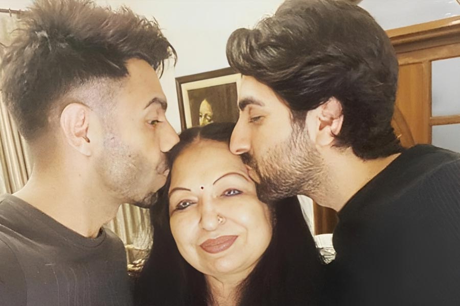 Ayushmann Khurrana\\\\\\\\\\\\\\\'s mother restarts life at 73 post husband\\\\\\\\\\\\\\\'s death 