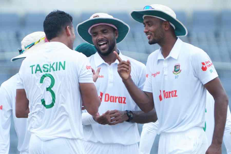 Bangladesh cricketers celebration