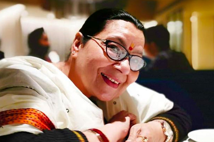 দশ বছর বয়সে ‘মহারাজা বিক্রম’ নামের একটি হিন্দি ছবিতে প্রথম অভিনয় করতে দেখা যায় মধুমালতীকে। ১৯৬৫ সালে এসএন ত্রিপাঠির পরিচালনায় এই ছবি মুক্তি পেয়েছিল।