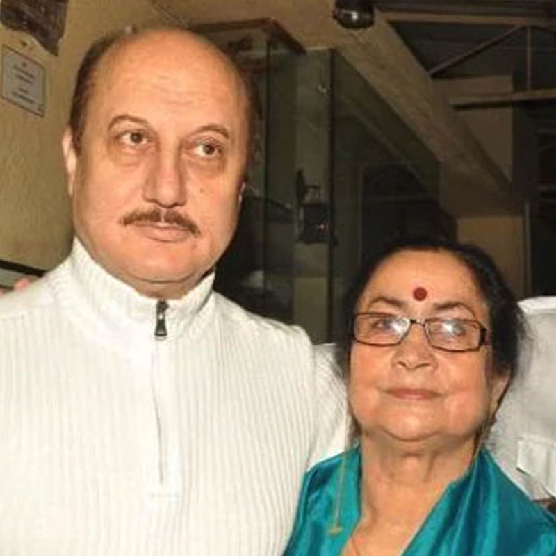 দিল্লির কলেজেই অনুপমের সঙ্গে প্রথম আলাপ মধুমালতীর। দু’জনেই সহপাঠী ছিলেন। পরিবারের মতেই দু’জনের বিয়ে হয়। কিন্তু বেশি দিন একই ছাদের তলায় থাকতে পারেননি তাঁরা।