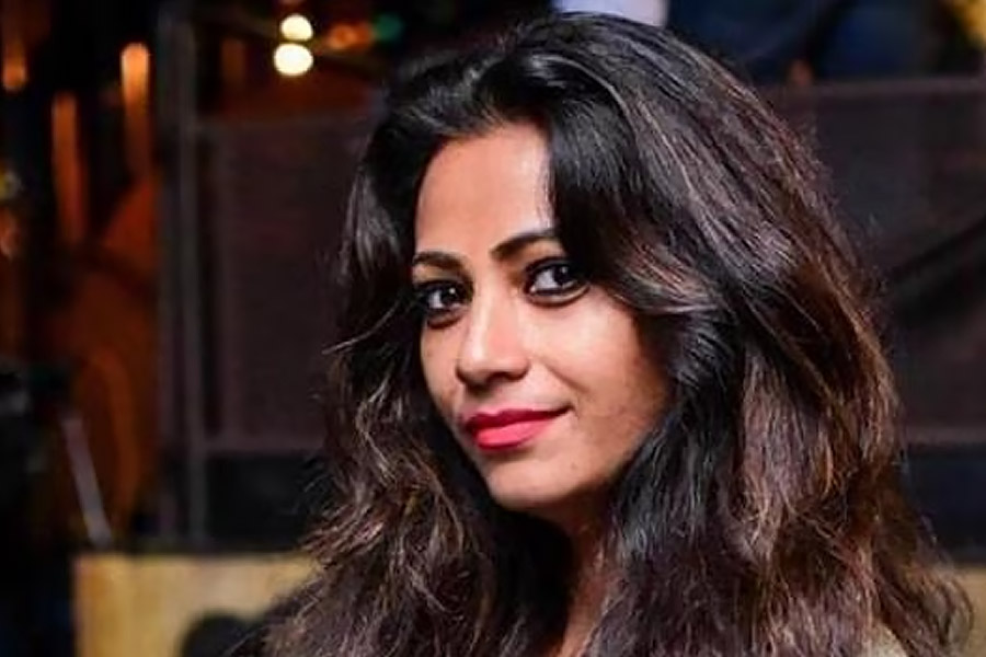 ‘বিগ বস্ ওটিটি ২’ শোয়ে প্রতিযোগী হিসাবে অংশগ্রহণ করেছেন বলি অভিনেতা নওয়াজউদ্দিন সিদিক্কির স্ত্রী আলিয়া সিদ্দিকি। তাঁদের দাম্পত্য কলহ এখনও বলিপাড়ার চর্চার কেন্দ্রবিন্দু।