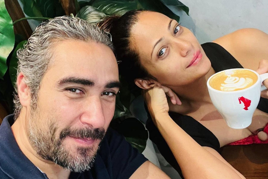 বলিপাড়ায় কানাঘুষো শোনা যায়, আলিয়া নাকি বর্তমানে দুবাইয়ের এক বাসিন্দার সঙ্গে সম্পর্কে রয়েছেন। তিনি নাকি আসলে ইতালি বংশোদ্ভূত।