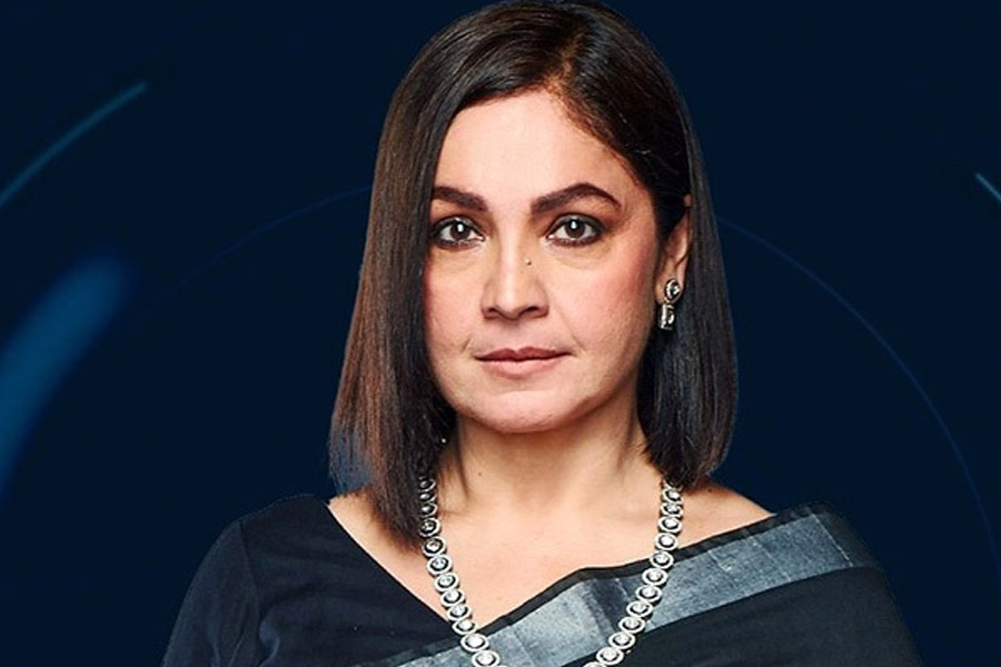 নির্বাচনের আসনে বসেছিলেন পূজা ভট্ট। কিন্তু প্রিমিয়ার পর্বের শেষে দর্শকদের চমক দিতে ১৩তম প্রতিযোগী হিসাবে প্রকাশ্যে আসেন বলি অভিনেত্রী।