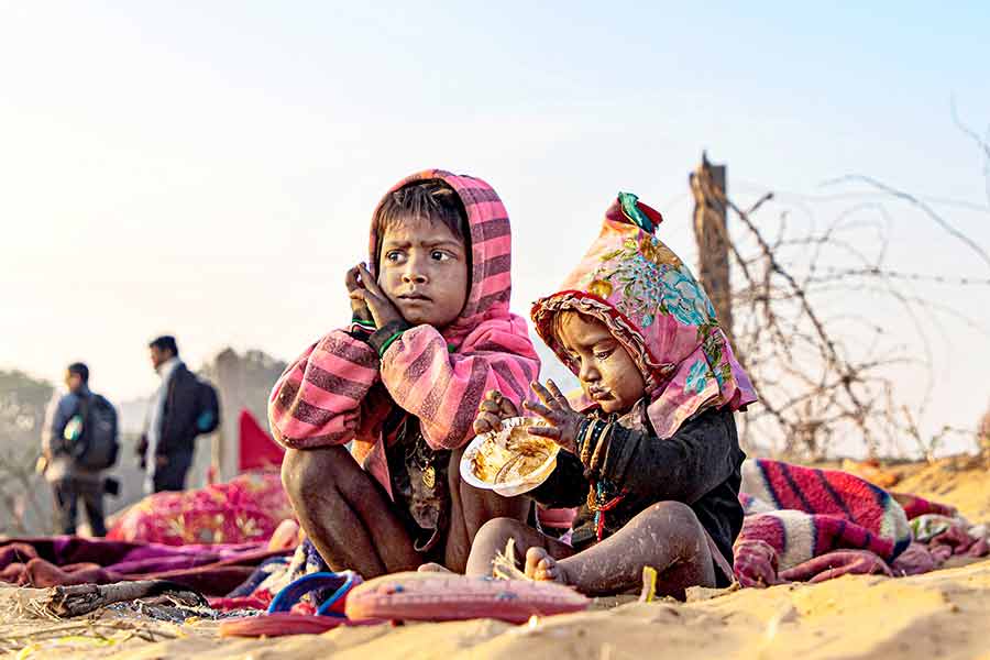 Pakistan economic crisis can affect India in various fields.