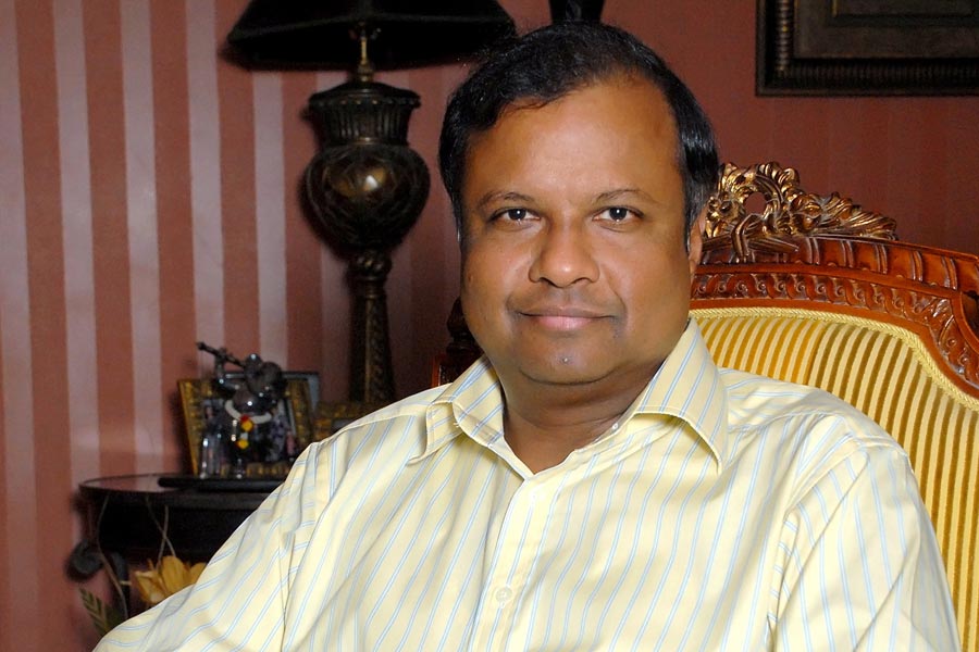 All you need to know about Anand Jain, Mukesh Ambani’s best friend and adviser, also considered as ‘Third Son’ of Dhirubhai Ambani 