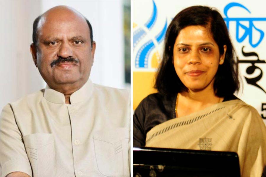 Image of C V Ananda Bose and Nandini Chakraborty.