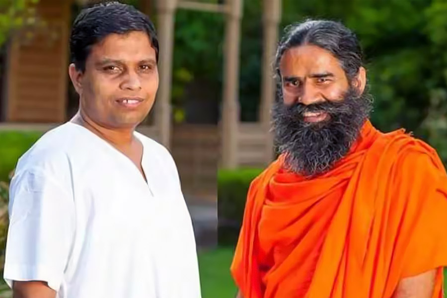 image of ramdev and balkrishna 