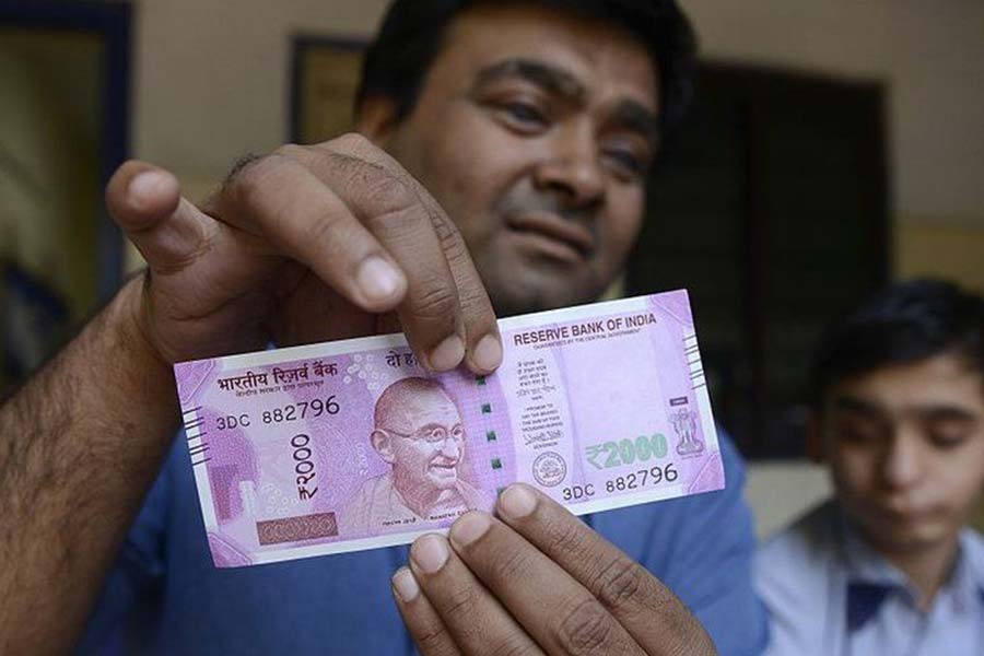 SBI says, withdrawal of Rs 2,000 notes raised bank deposits by Rs 3.3 lakh crore 