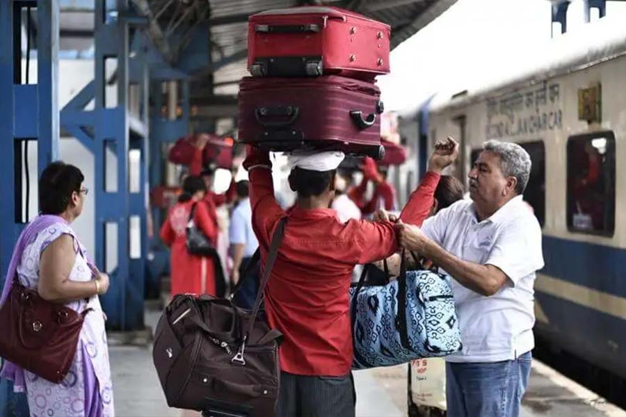 Railways not liable for theft of passengers belonging Supreme Court sets aside consumer forums award