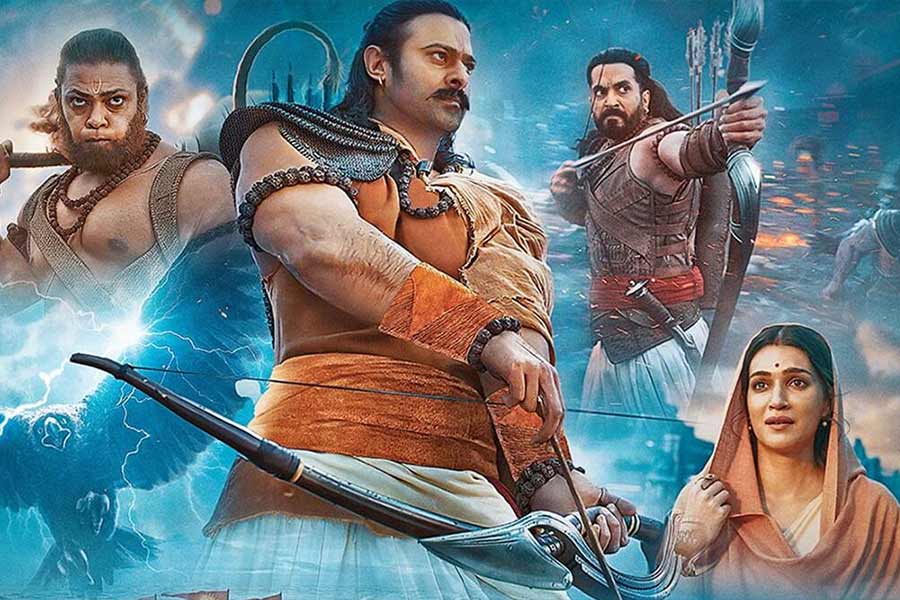 ছবিমুক্তির আগে দুর্বল সিজিআই-এর ব্যবহার, পৌরাণিক চরিত্রের বেশভূষা নিয়ে বিতর্কে মাখামাখি ছিল ওম রাউত পরিচালিত ‘আদিপুরুষ’। ১৬ জুন মুক্তির পর বিতর্ক যেন আরও জাঁকিয়ে ধরেছে ছবিটিকে। ছবি নির্মাতার পাশাপাশি সমালোচনায় বিদ্ধ হচ্ছেন ছবির চিত্রনাট্যকার মনোজ মুন্তাসির।