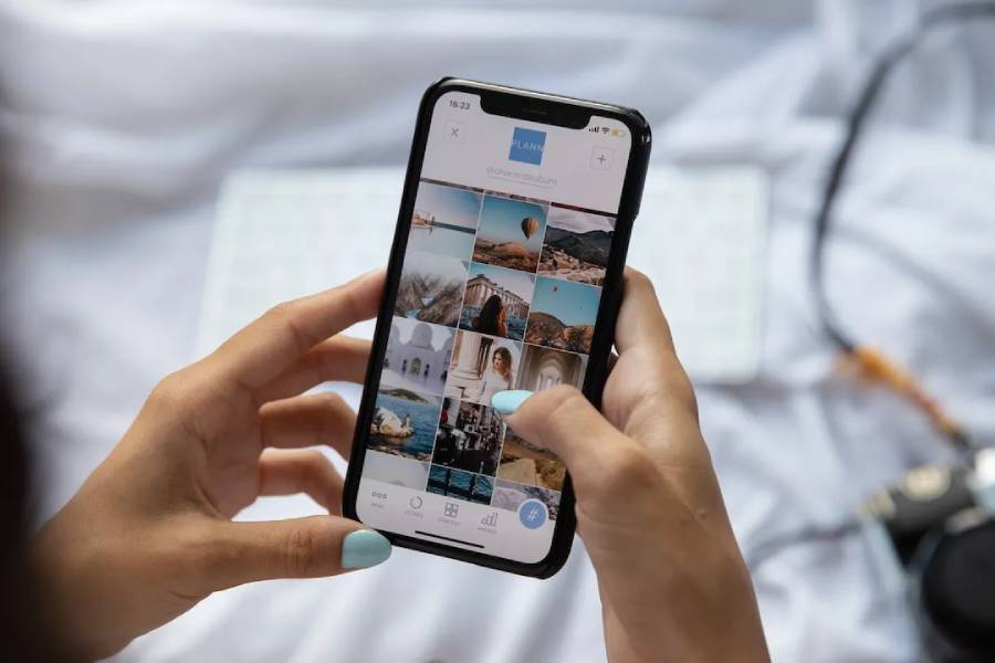 Image of Scrolling.