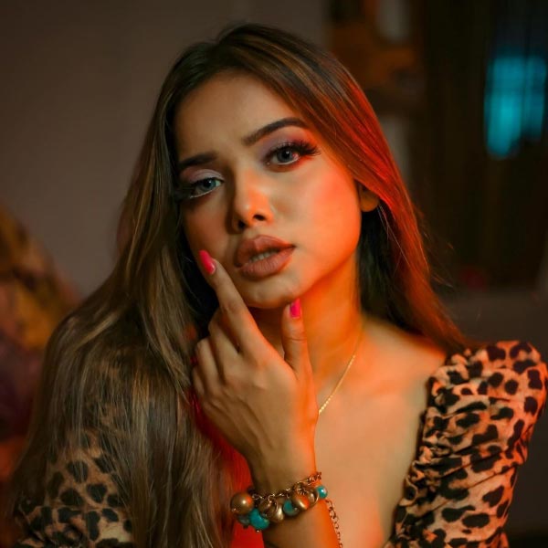  বলি অভিনেতা কার্তিক আরিয়ানের গুণমুগ্ধ অনুরাগী মনিষা। কার্তিকের সঙ্গে দেখা করতে কপিল শর্মার শোয়েও গিয়েছিলেন তিনি।