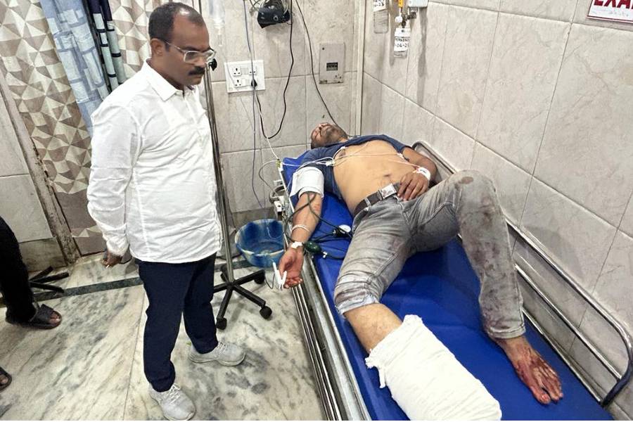 TMC Candidate\'s husband allegedly having gunshot injury in leg in Dinhata