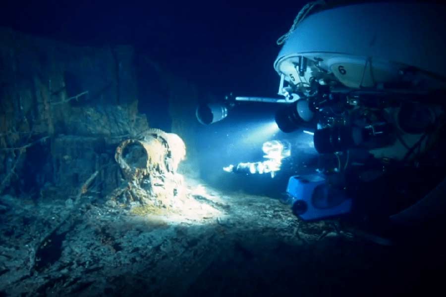 Missing Titanic submersible