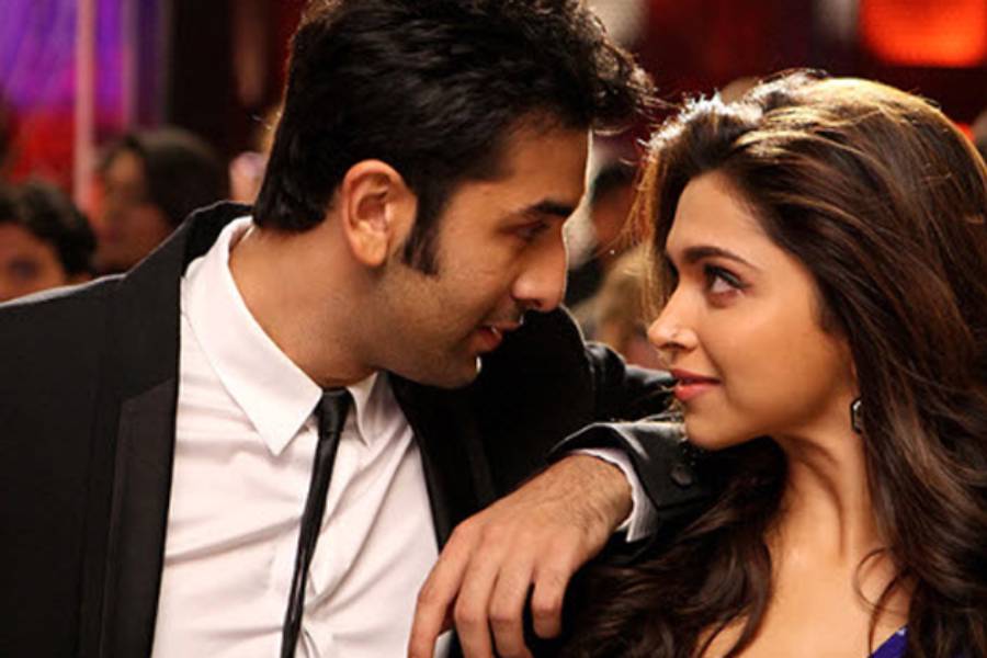 Image of ranvir Kapoor and Dipika Padukone.