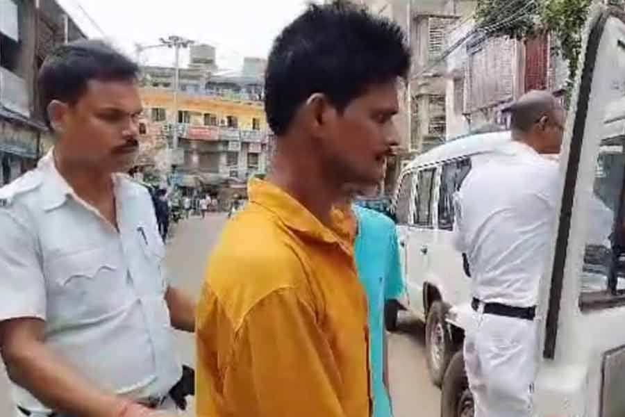 One miscreant arrested oevr the charge of looting businessman\\\\\\\'s money at Howrah