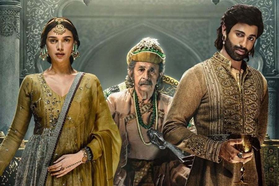 Bollywood actor Naseeruddin Shah reveals why did not Ratna Pathak's approve of marriage for seven years