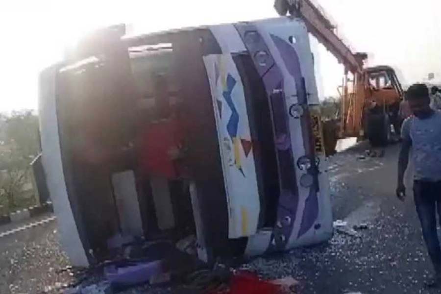 Image of the bus after accident