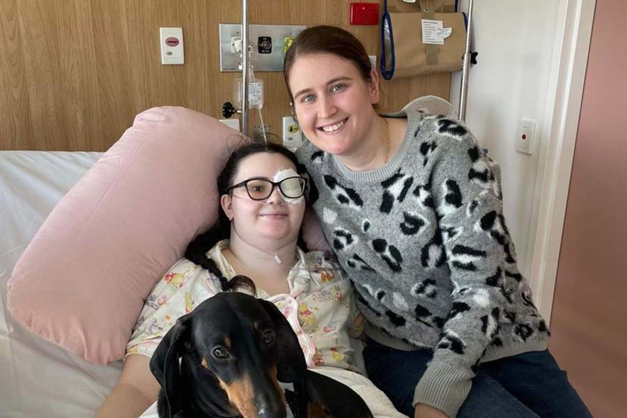 যাবতীয় যন্ত্রণা থেকে নিষ্কৃতি পেতে স্বেচ্ছামৃত্যুর আবেদন করেন লিলি। গত সপ্তাহে হাসপাতাল থেকেই আইনি কাগজপত্রে স্বাক্ষর করেন তিনি। বুধবার তাঁর ইচ্ছা অনুযায়ী নিষ্কৃতিমৃত্যু দেওয়া হয়েছে লিলিকে। ১০ সেকেন্ডেই মৃত্যুর কোলে ঢলে পড়েছেন তিনি।