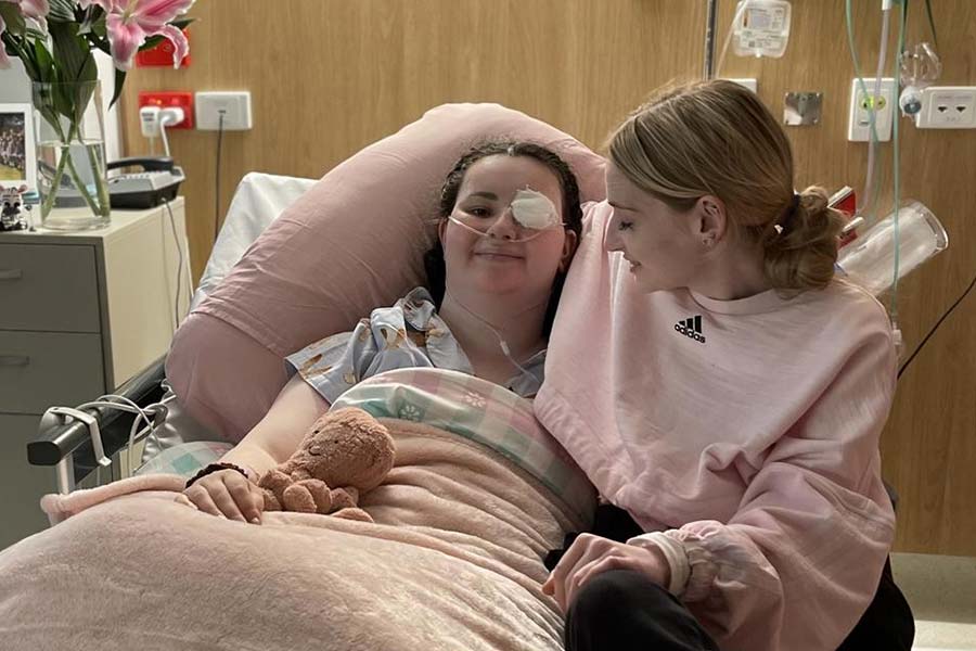 স্বেচ্ছামৃত্যুর আবেদনের সিদ্ধান্ত কেন নিলেন লিলি? অস্ট্রেলীয় সংবাদমাধ্যম ‘দি অ্যাডভারটাইজ়ার’-এর কাছে লিলি বলেন, ‘‘এই যন্ত্রণা এতটাই অসহ্য যে, বেঁচে থাকার কোনও অর্থ নেই। তা ছাড়া, নিজের হাতেই নিজেকে শেষ করতে চেয়েছিলাম।’’