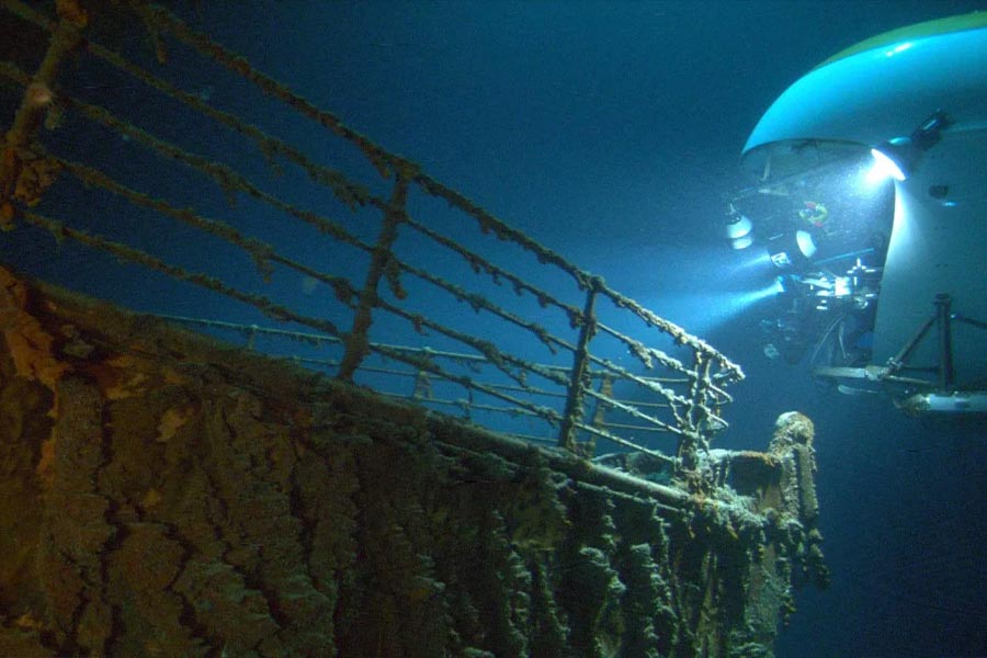 ২০১২ সালে সংবাদমাধ্যম ‘নিউইয়র্ক টাইমস’-কে দেওয়া একটি সাক্ষাৎকারে ক্যামেরন বলেছিলেন, ‘‘কেউ টাইটানিকের ধ্বংসাবশেষ দেখতে যাচ্ছেন মানে তিনি পৃথিবীর অন্যতম বিপদসঙ্কুল জায়গায় যাচ্ছেন।’’