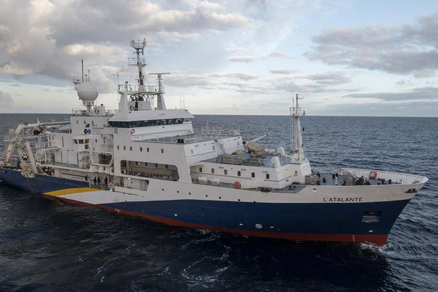 পর্যটন সংস্থার দাবি, যানটির ভিতরে পাঁচ জন যাত্রীর চার দিন চলার মতো অক্সিজেন মজুত ছিল।