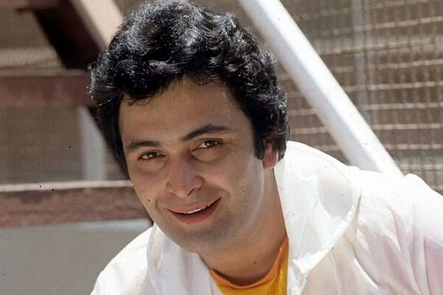 অভিনয়ের প্রস্তাব ফিরিয়ে দেওয়ার পর ঋষির উপর রেগে যান সেলিম। রাগের বশে সারা জীবনের মতো অভিনেতার কেরিয়ার শেষ করে দেওয়ার হুমকিও দেন সেলিম। ঋষি তাঁর আত্মজীবনী ‘খুল্লম খুল্লা: ঋষি কপূর আনসেনসর্ড’-এ এই ঘটনার উল্লেখও করেছেন। 