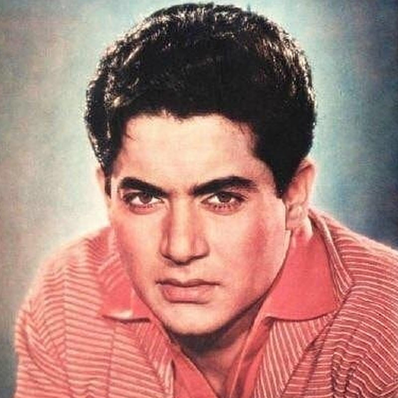 ঋষির প্রতি ক্ষুব্ধ হয়ে সেলিম বলেন, ‘‘তুমি জানো কেউ কোনও দিন আমাদের না বলেনি! এর পরিণতি কী হতে পারে জানো? আমরা তোমার কেরিয়ার ধ্বংস করে দিতে পারি।’’