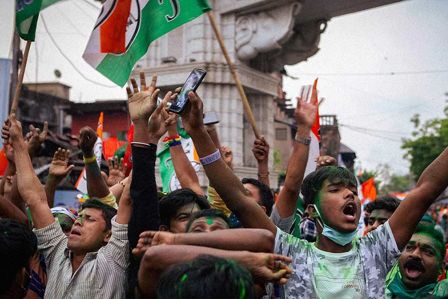 TMC wins some seats in three tier panchayat of Paschim Bardhaman district, Opponent parties thinks a good fight in rest of the seats