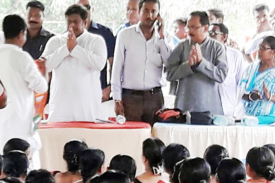 হাটখোলার সভায় বক্তব্য রাখছেন সুকান্ত। নিজস্ব চিত্র