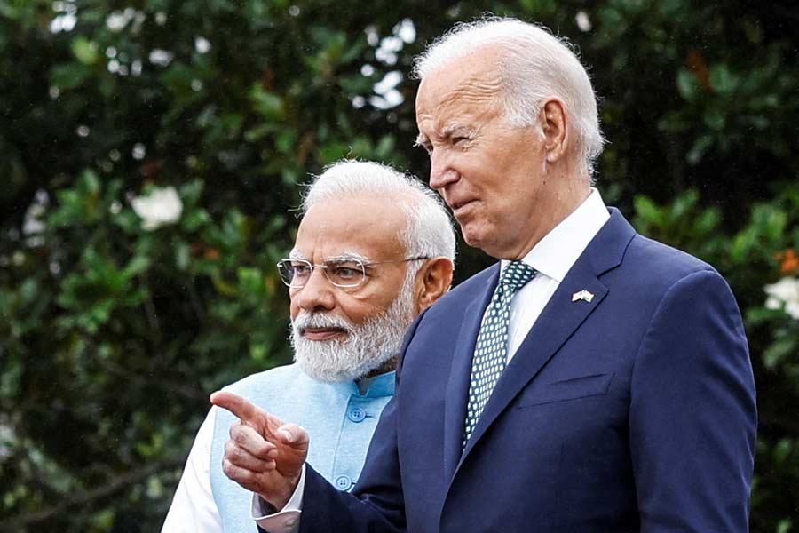 সামরিক শক্তি আরও বৃদ্ধি করতেও আমেরিকার সঙ্গে থাকতে চাইছে ভারত। পাশাপাশি, বর্তমানে আন্তর্জাতিক স্তরে ক্ষমতা দখলের রাজনীতিতে গুরুত্বপূর্ণ হয়ে উঠেছে ভারত-প্রশান্ত মহাসাগরীয় অঞ্চল। ভারত, আমেরিকা থেকে শুরু করে চিন— সকলেরই নজর রয়েছে এই অঞ্চলে। 