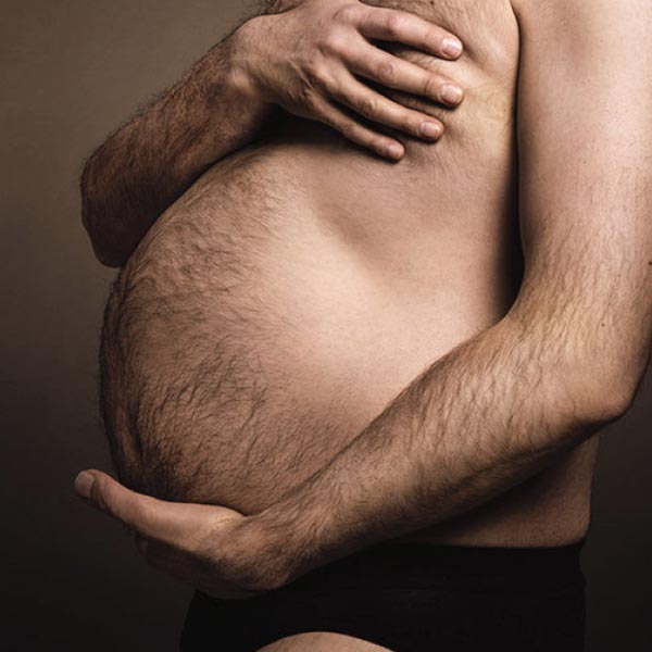 দিন আনা-দিন খাওয়া সংসারের জোয়াল ছিল কাঁধে। রোজ গতরে খাটতে হলে শরীরের দিকে তাকালে চলে না। সময়ও ছিল না সঞ্জুর। তাই যাবতীয় কটাক্ষ সহ্য করে মুখ বুজে কাজ করে যেতেন তিনি। কিন্তু শরীরই তাঁকে মুখ বন্ধ করতে দিল না।