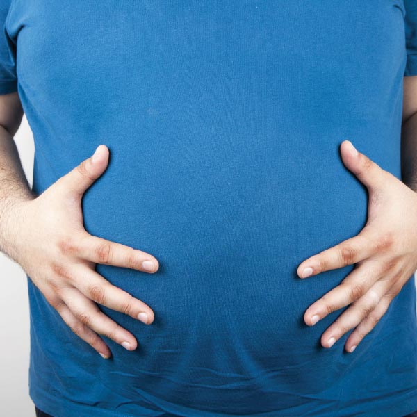 ভারী ভাব ছাড়া আর কোনও শারীরিক অসুবিধা ছিল না। তাই চিকিৎসকের কাছে যাওয়া বিলাসিতা মনে হয়েছিল সঞ্জুর। তা ছাড়া বাবা-মায়ের কাছে জেনেছিলেন, জন্মগত কোনও রোগ ছিল না তাঁর। ছোটবেলায় স্বাস্থবান শিশু বলেই জানতেন সবাই।