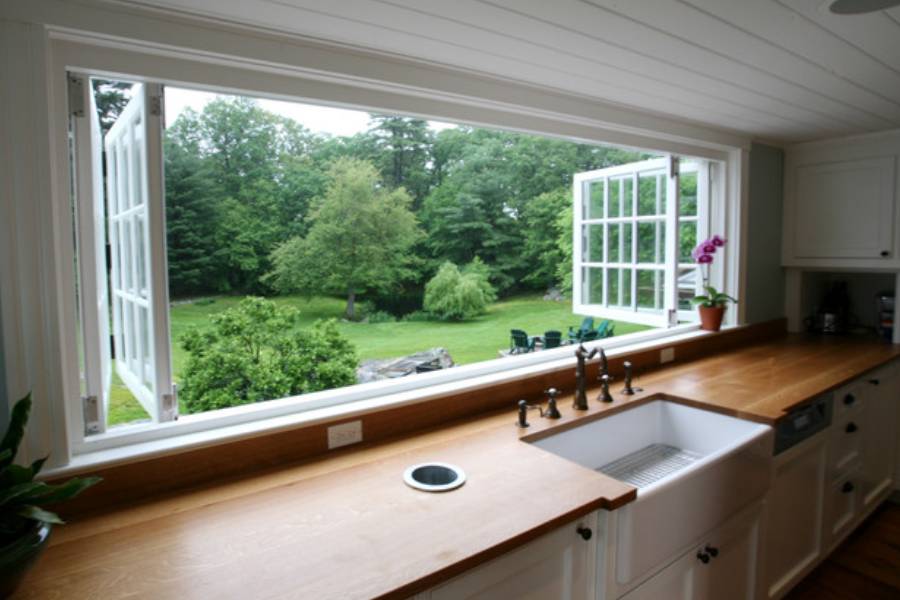 Image of opne windoe in kitchen.