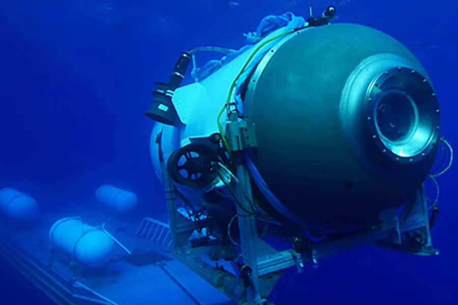 How catastrophic implosion caused destruction of submersible Titan.